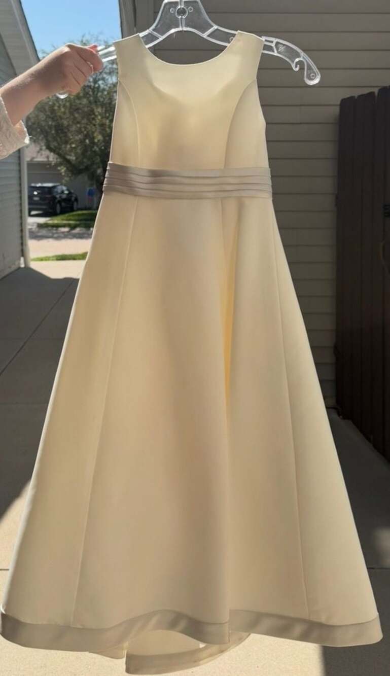 ******* THE MOST BEAUTIFUL JUNIOR BRIDESMAID/FLOWER GIRL/MADE OF HONOR/1ST COMMU